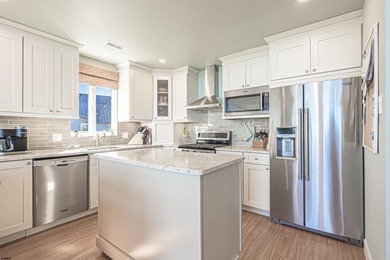 Bayfront boaters' paradise. Welcome to 1411 East Shore - photo 44