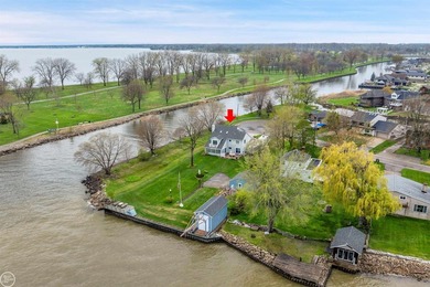 Exceptional waterfront living at the very tip of prestigious - photo 45