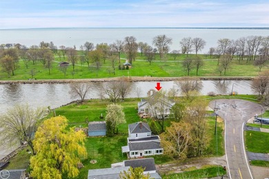 Exceptional waterfront living at the very tip of prestigious - photo 46