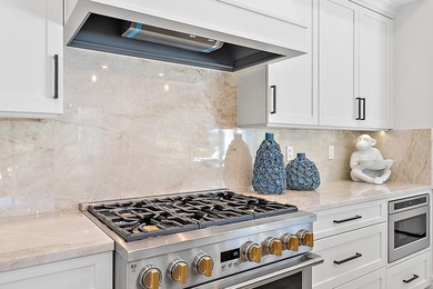 Welcome to your dream home in the heart of Tequesta! This brand - photo 10