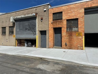 2-warehouses. 5,500 sq ft. rented to established tenant and 3 - photo 3