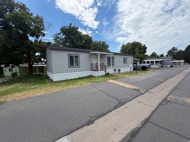 2018 Mobile home in Rolling Hills park. Pool and club house and - photo 1