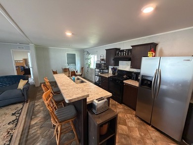 2018 Mobile home in Rolling Hills park. Pool and club house and - photo 6