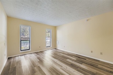 Completely renovated 2 bedroom condo in Sandy Springs! Kitchen