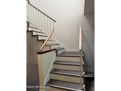 3BR/3BA corner-unit condo in desirable Mandarin! Features a - photo 11