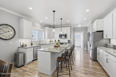Ideally located and offered fully furnished, this beautifully - photo 12
