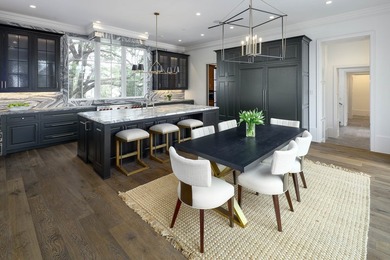 Within the prestigious gates of Crespi Estates, this exceptional - photo 14