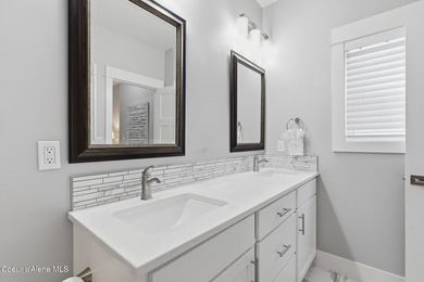 Ideally located and offered fully furnished, this beautifully - photo 20