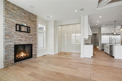 Welcome to this breathtaking modern home in the secluded enclave - photo 21