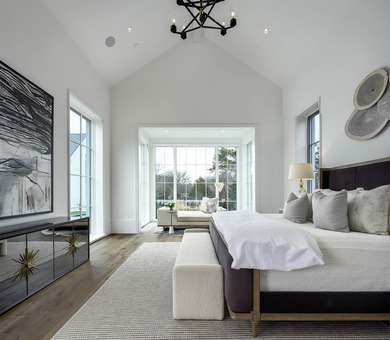 Within the prestigious gates of Crespi Estates, this exceptional - photo 21