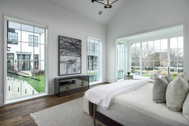 Within the prestigious gates of Crespi Estates, this exceptional - photo 22