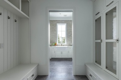 Within the prestigious gates of Crespi Estates, this exceptional - photo 26