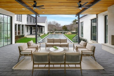 Within the prestigious gates of Crespi Estates, this exceptional - photo 29