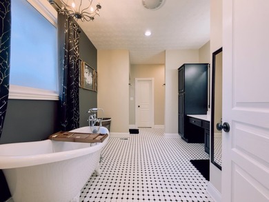 DISTINGUISHED, LOCATION, AND EFFICIENCY! This stately 4 bedroom - photo 34