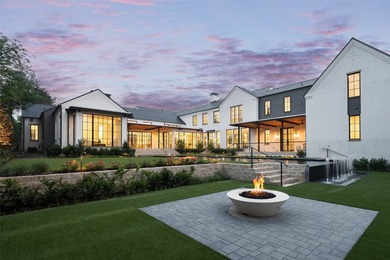 Within the prestigious gates of Crespi Estates, this exceptional - photo 34