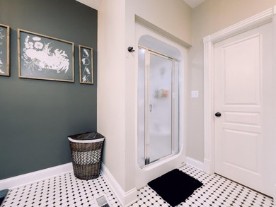 DISTINGUISHED, LOCATION, AND EFFICIENCY! This stately 4 bedroom - photo 35