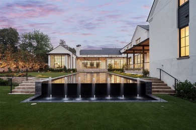 Within the prestigious gates of Crespi Estates, this exceptional - photo 35