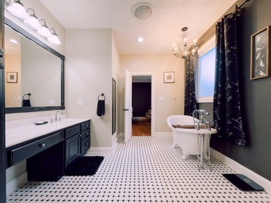 DISTINGUISHED, LOCATION, AND EFFICIENCY! This stately 4 bedroom - photo 38