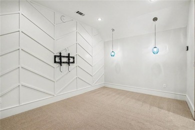 Welcome to this breathtaking modern home in the secluded enclave - photo 43