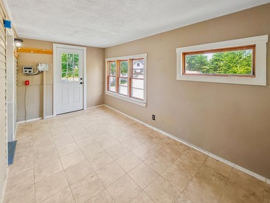 Welcome to 266 Lincoln Street in Pittsfield, Maine - a - photo 3