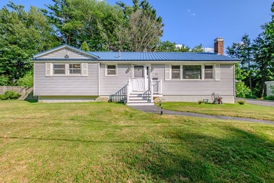 Welcome home to this charming ranch in one of Portland's most - photo 2