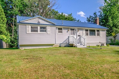 Welcome home to this charming ranch in one of Portland's most - photo 3