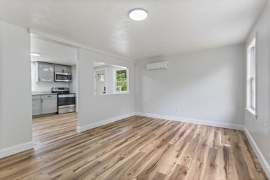 Thoughtful renovations inside and out give this Kennebunk Cape a - photo 3