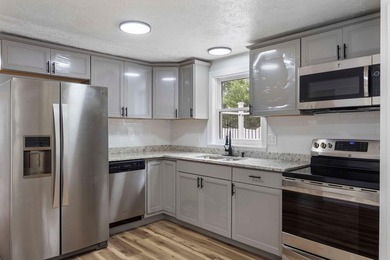 Thoughtful renovations inside and out give this Kennebunk Cape a - photo 7