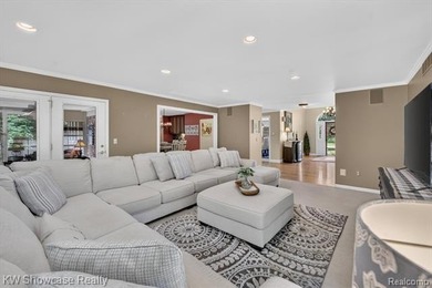 Experience a blend of luxury & tranquility in this magnificent - photo 11