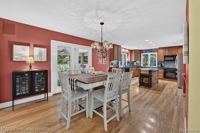Experience a blend of luxury & tranquility in this magnificent - photo 14