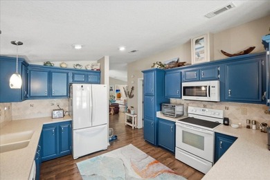 Welcome to this charming 3-bedroom, 2-bathroom land-owned home - photo 15