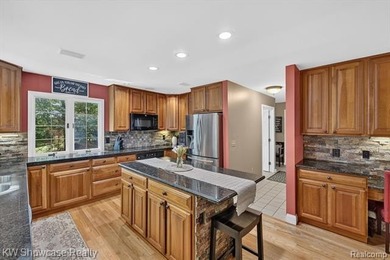 Experience a blend of luxury & tranquility in this magnificent - photo 16