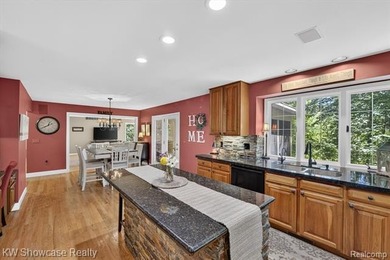 Experience a blend of luxury & tranquility in this magnificent - photo 18