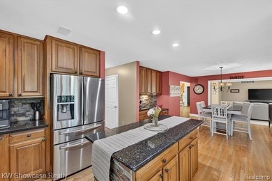 Experience a blend of luxury & tranquility in this magnificent - photo 19