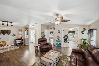 Welcome to this charming 3-bedroom, 2-bathroom land-owned home - photo 19