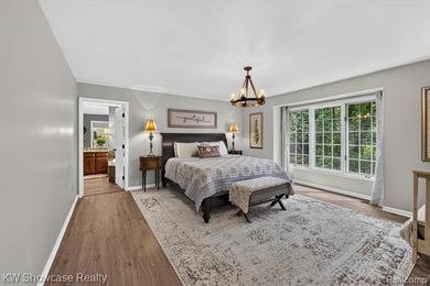 Experience a blend of luxury & tranquility in this magnificent - photo 25