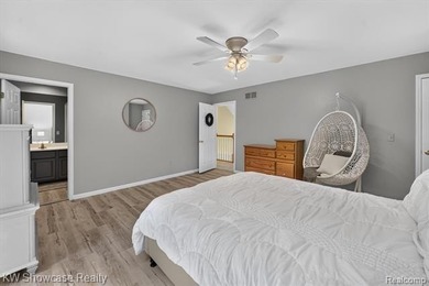 Experience a blend of luxury & tranquility in this magnificent - photo 33