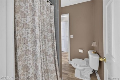 Experience a blend of luxury & tranquility in this magnificent - photo 35