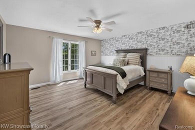 Experience a blend of luxury & tranquility in this magnificent - photo 37