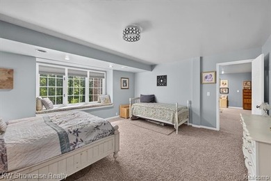Experience a blend of luxury & tranquility in this magnificent - photo 40