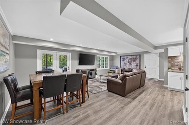 Experience a blend of luxury & tranquility in this magnificent - photo 46