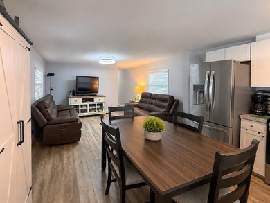 Completely reimagined in 2024, this stunning 2 bed, 1 bath home - photo 7