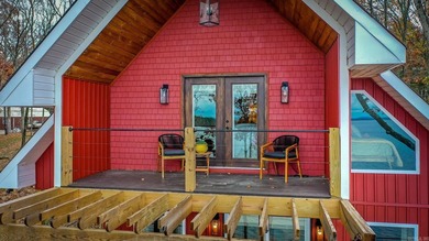 This incredible LAKE HOME, just a little over a year old, offers - photo 48