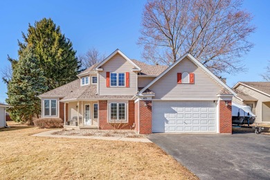 Lake Holiday Home For Sale in Lake Holiday Illinois