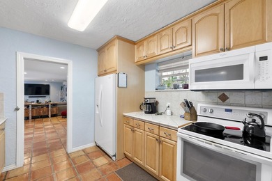 Desirable corner lot of nearly 10,000 sqft in the highly - photo 18
