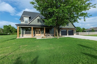 Absolute Showstopper in Bella Vista! Excellent location, less - photo 46
