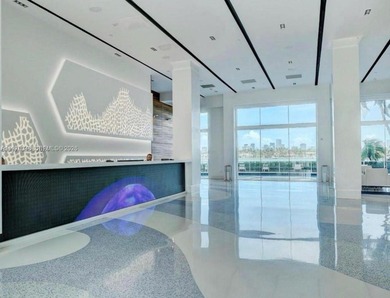 Live the ultimate South Beach lifestyle at The Floridian