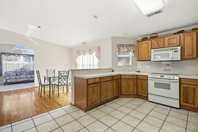 Welcome to this beautifully maintained all-brick 3-bedroom - photo 12