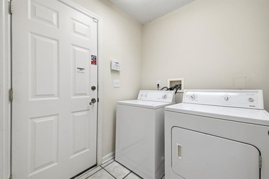 Welcome to this beautifully maintained all-brick 3-bedroom - photo 33