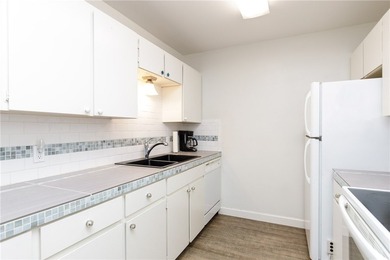 Sea You at the Beach! This charming 2-bedroom, 1-bath condo - photo 9